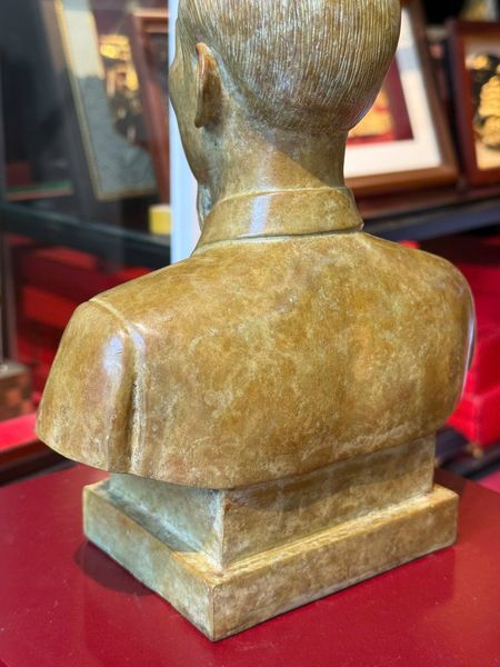 Tượng Bác Hồ bằng đồng patina vân hỏa biến độc bản chỉ có tại Đồng Phong Thủy