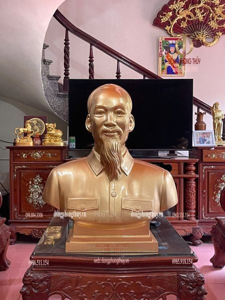 Tượng Bác Hồ cao 70cm đồng đỏ