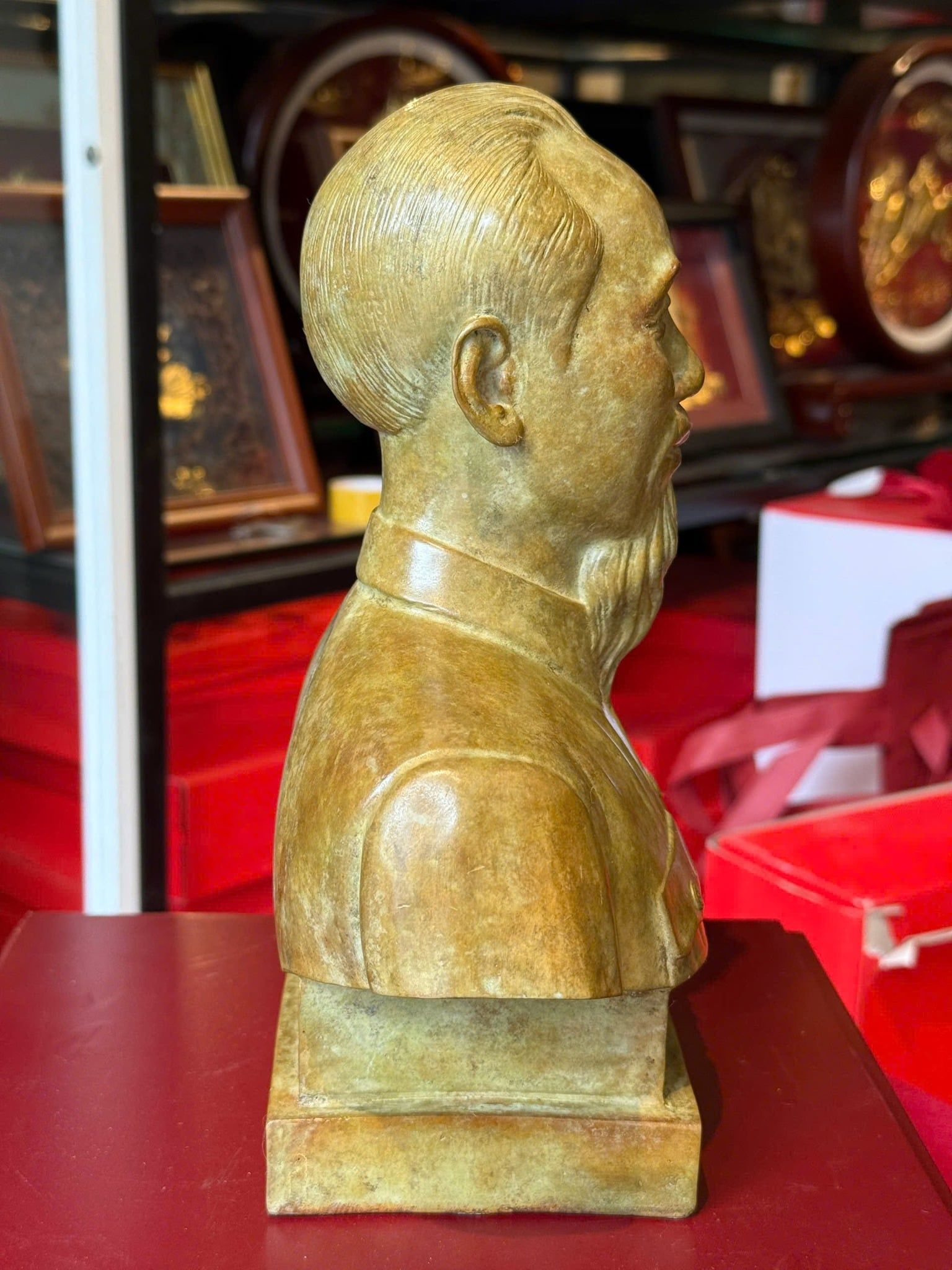 Tượng Bác Hồ bằng đồng patina vân hỏa biến độc bản chỉ có tại Đồng Phong Thủy