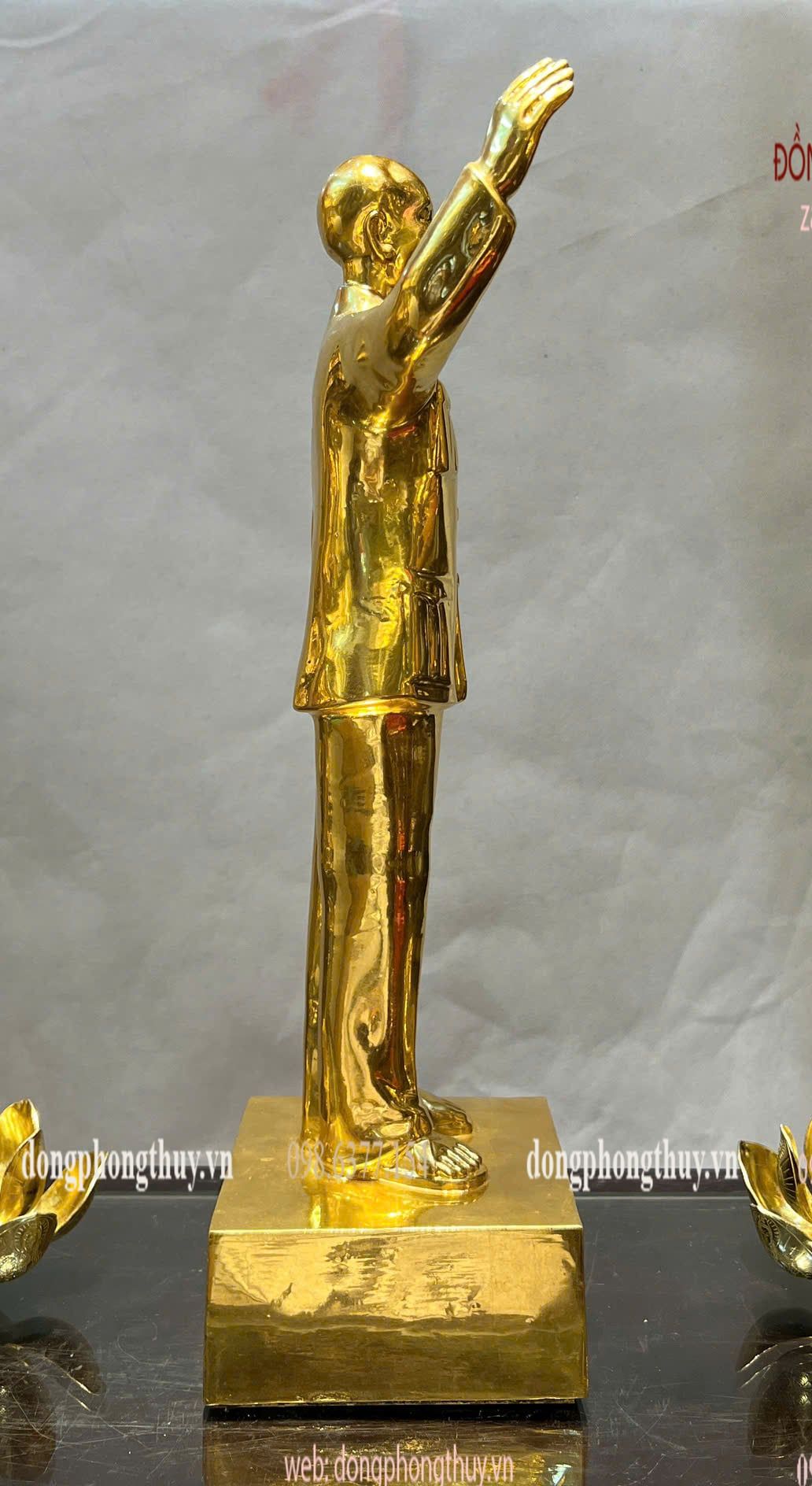 Tượng Bác Hồ
