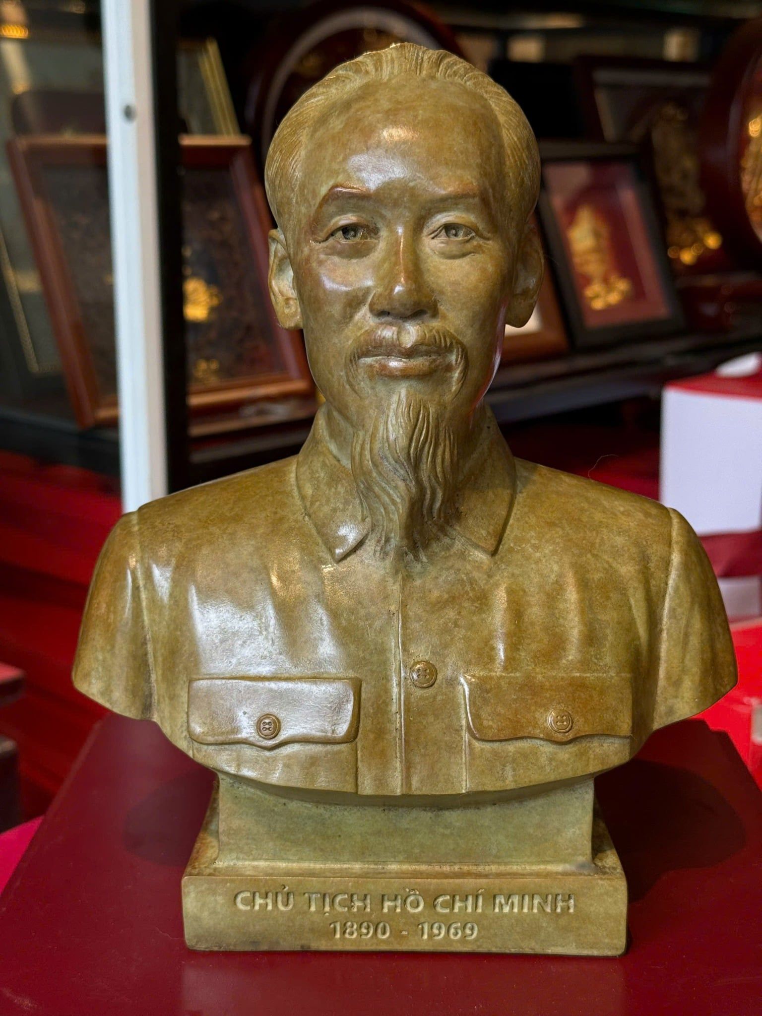 Tượng Bác Hồ bằng đồng patina vân hỏa biến độc bản chỉ có tại Đồng Phong Thủy