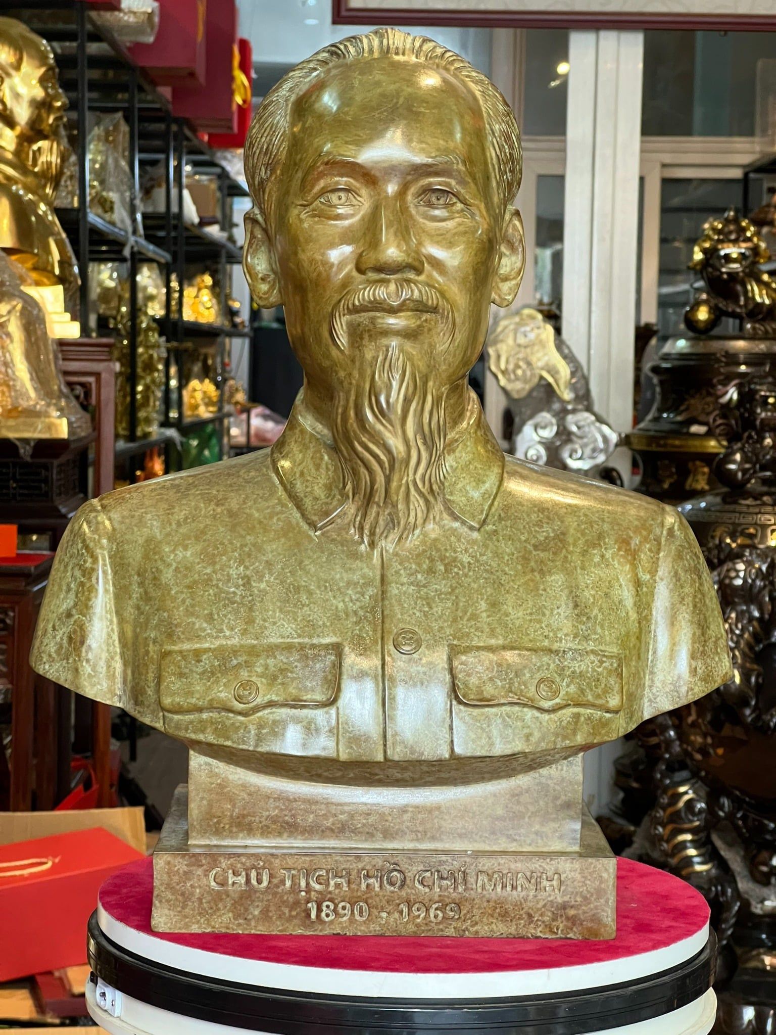 Tượng Bác Hồ bằng đồng patina vân hỏa biến độc bản