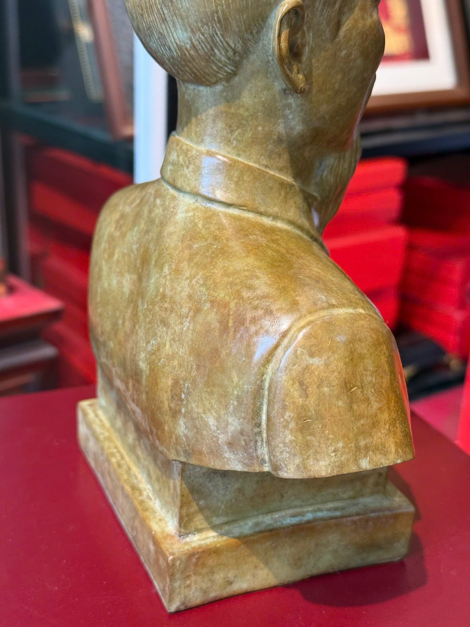 Tượng Bác Hồ bằng đồng patina vân hỏa biến độc bản chỉ có tại Đồng Phong Thủy