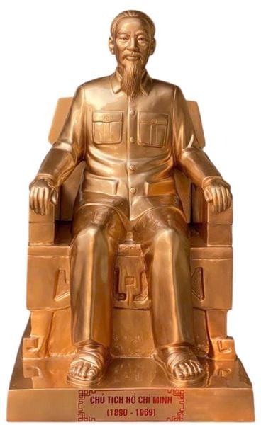 Tượng bác hồ ngồi ngai đồng đỏ