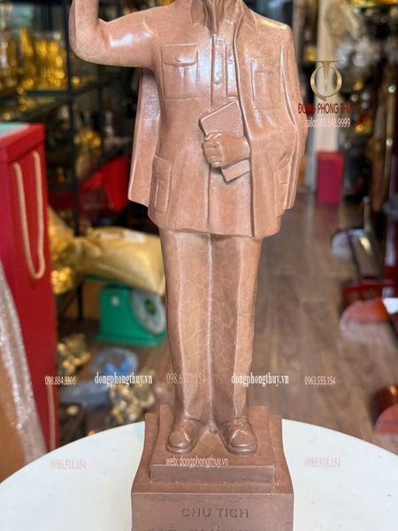 Tượng Bác Hồ bằng đồng patina vân hỏa biến Cao 40 nặng 3kg