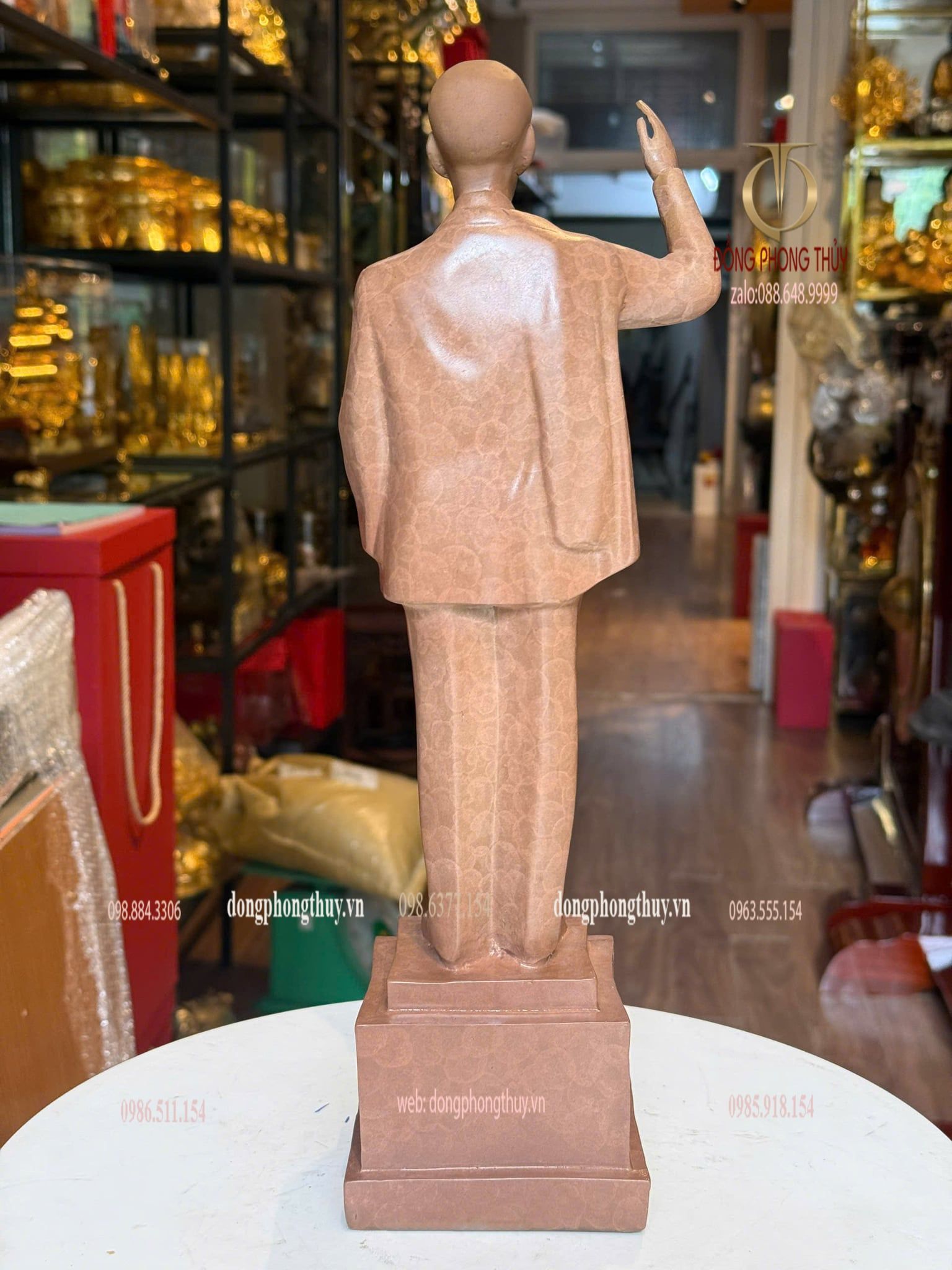 Tượng Bác Hồ