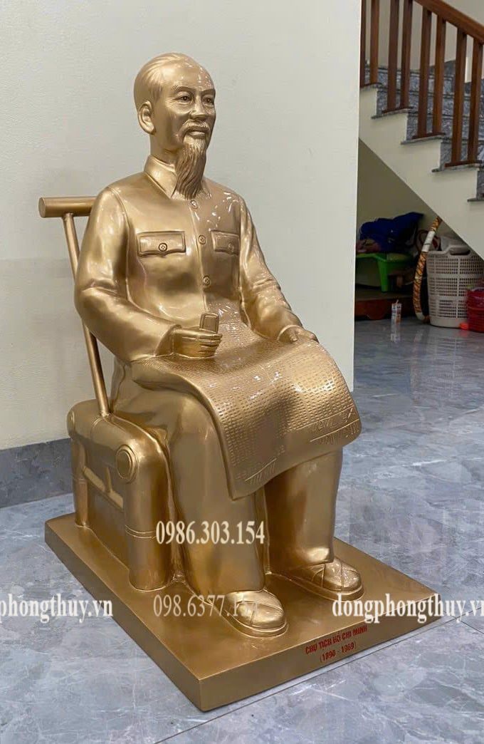 Tượng bác hồ đồng đỏ