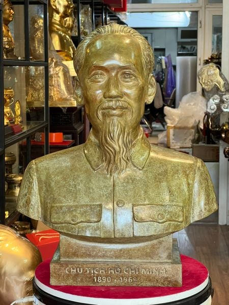 Tượng Bác Hồ bằng đồng patina vân hỏa biến độc bản cao 48