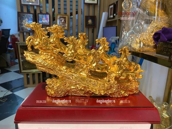 Tượng ngựa mạ vàng -bát mã bằng đồng dát vàng 24k