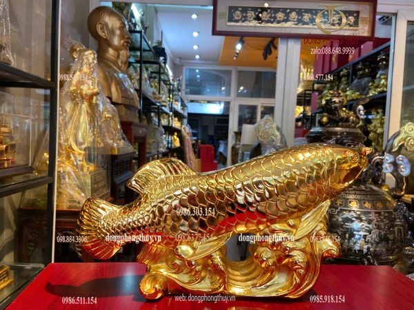 Quà tặng sếp mạ vàng: Cá rồng mạ vàng 24k