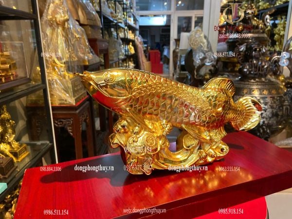 Quà tặng sếp mạ vàng: Cá rồng mạ vàng 24k