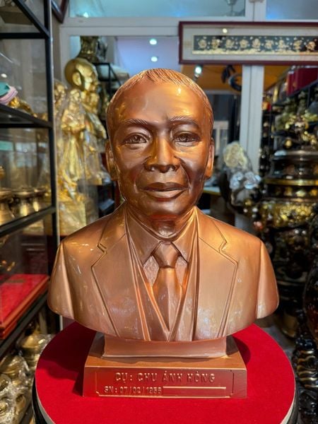 Đúc tượng chân dung truyền thần 38cm bằng đồng đỏ