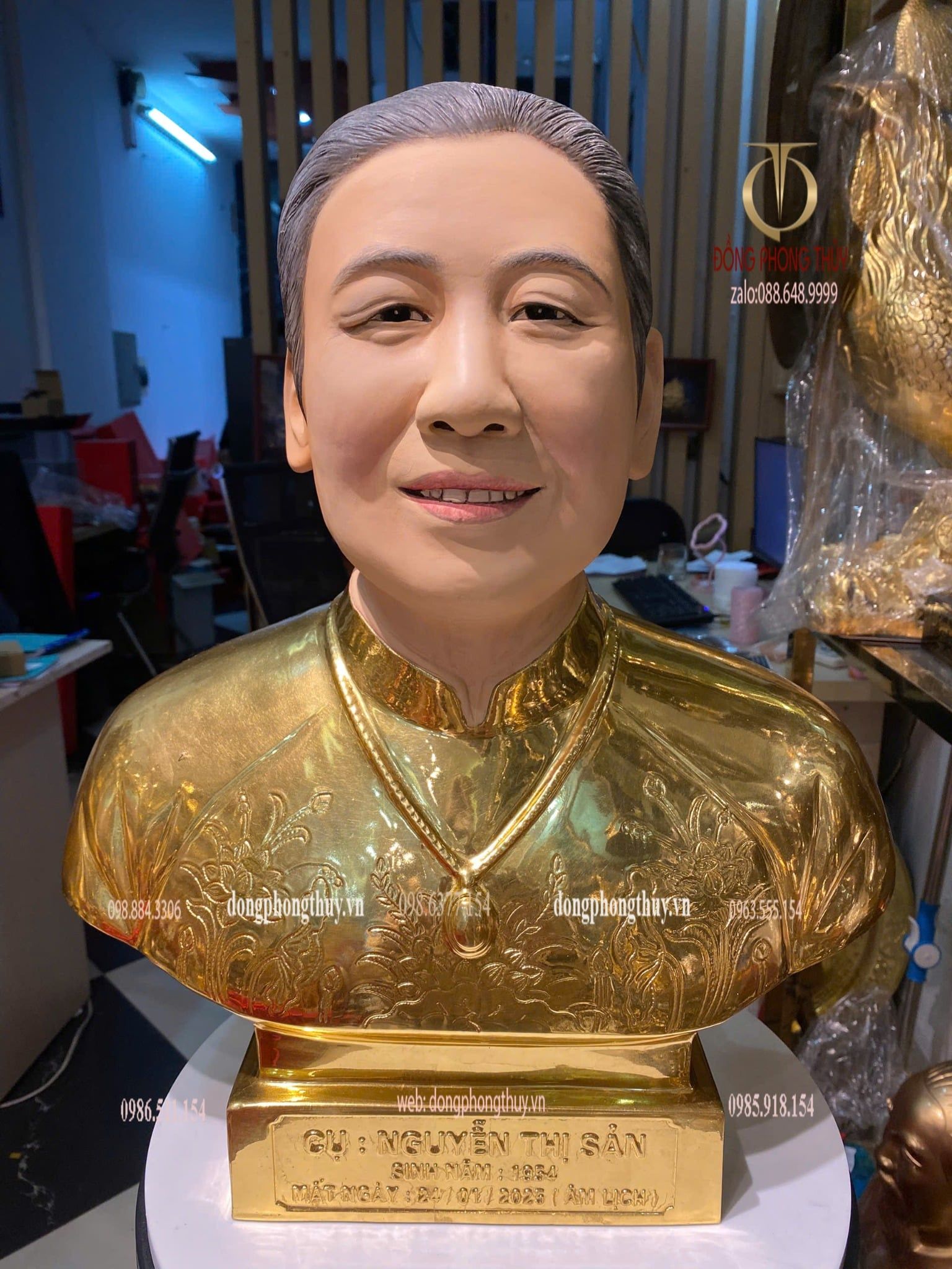 Tượng chân dung truyền thần bằng đồng dát vàng 24k