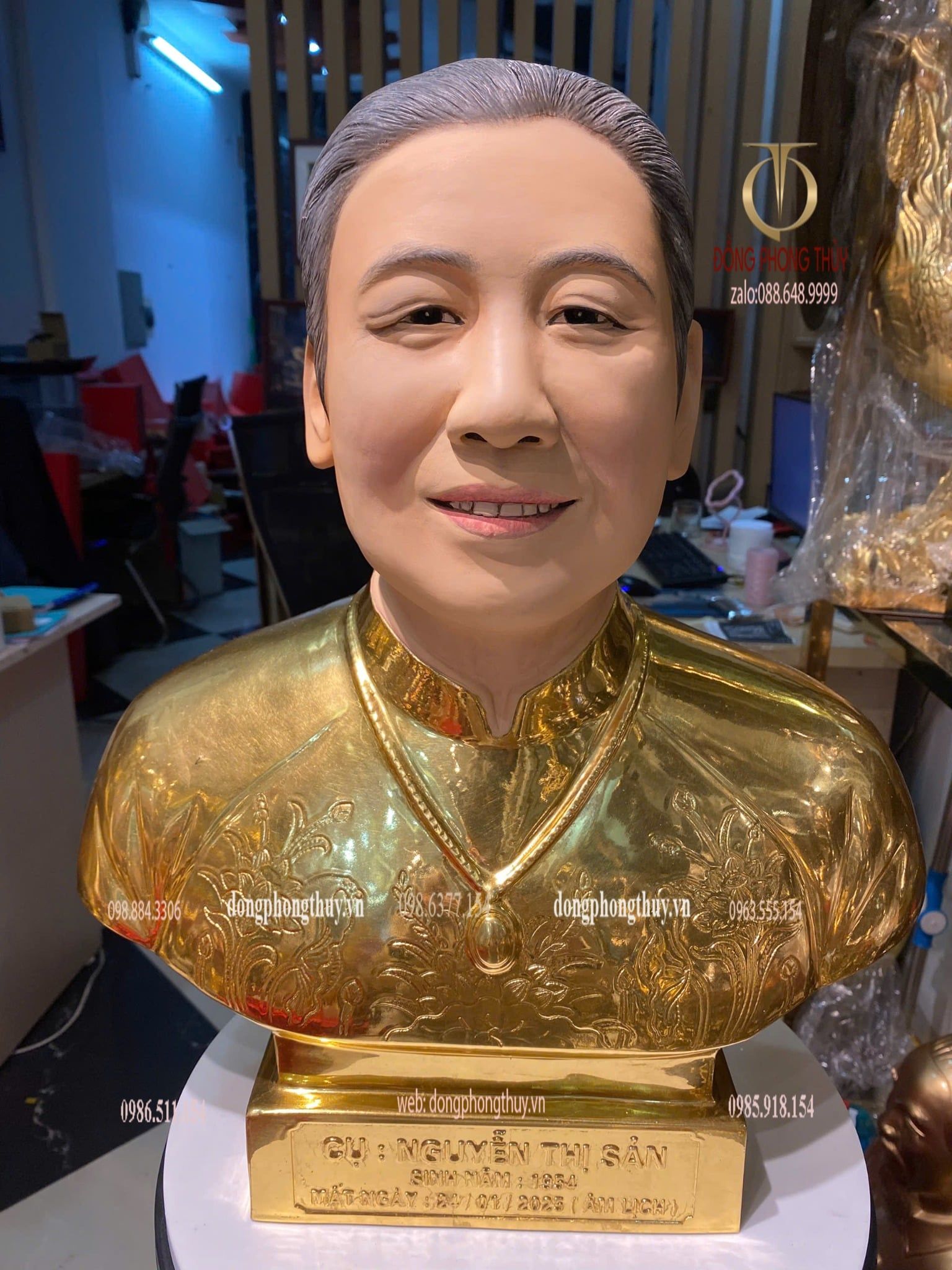 Tượng chân dung truyền thần bằng đồng dát vàng 24k