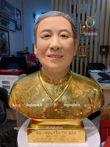 Tượng chân dung truyền thần bằng đồng dát vàng 24k
