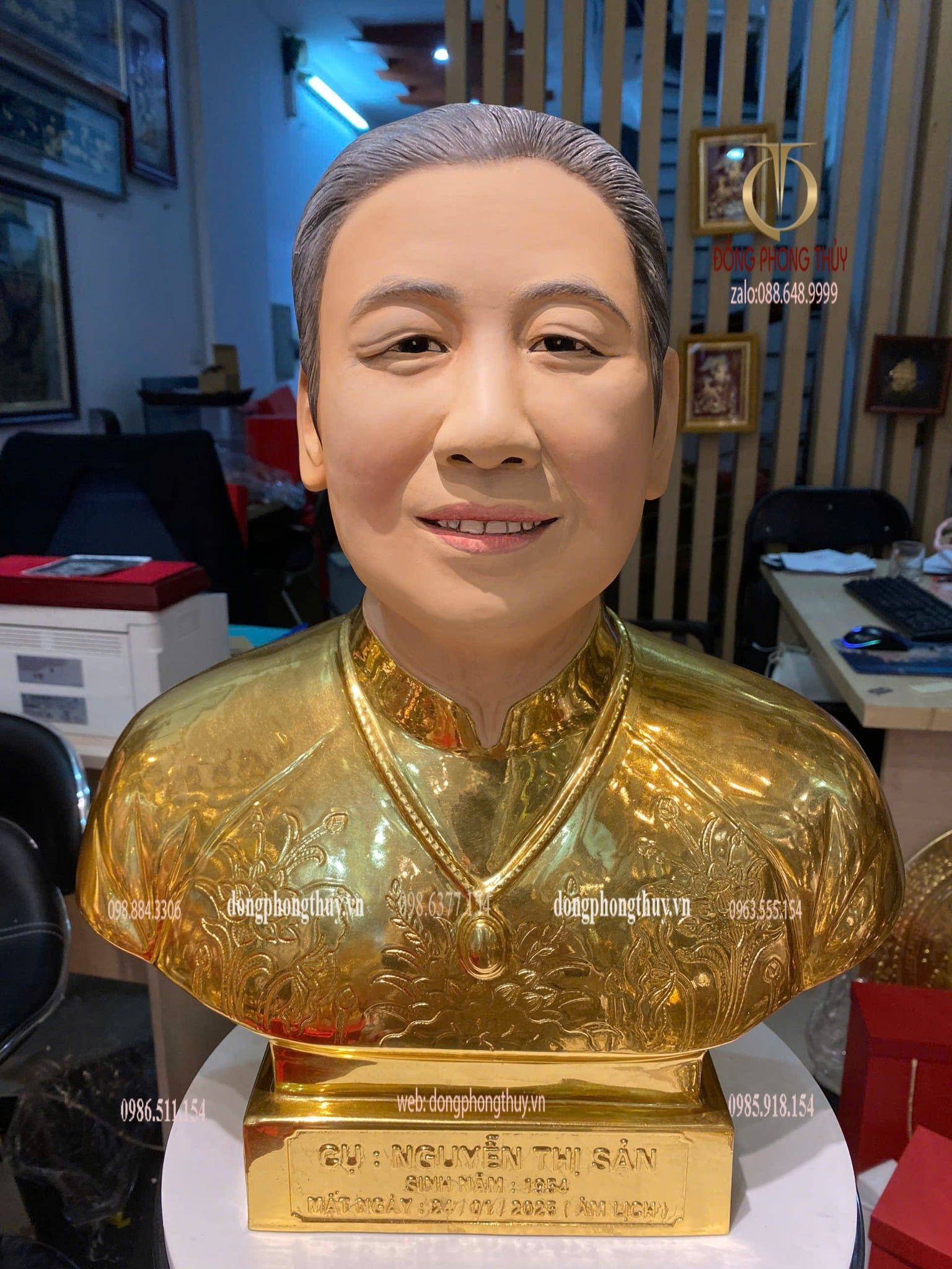 Tượng chân dung truyền thần bằng đồng dát vàng 24k