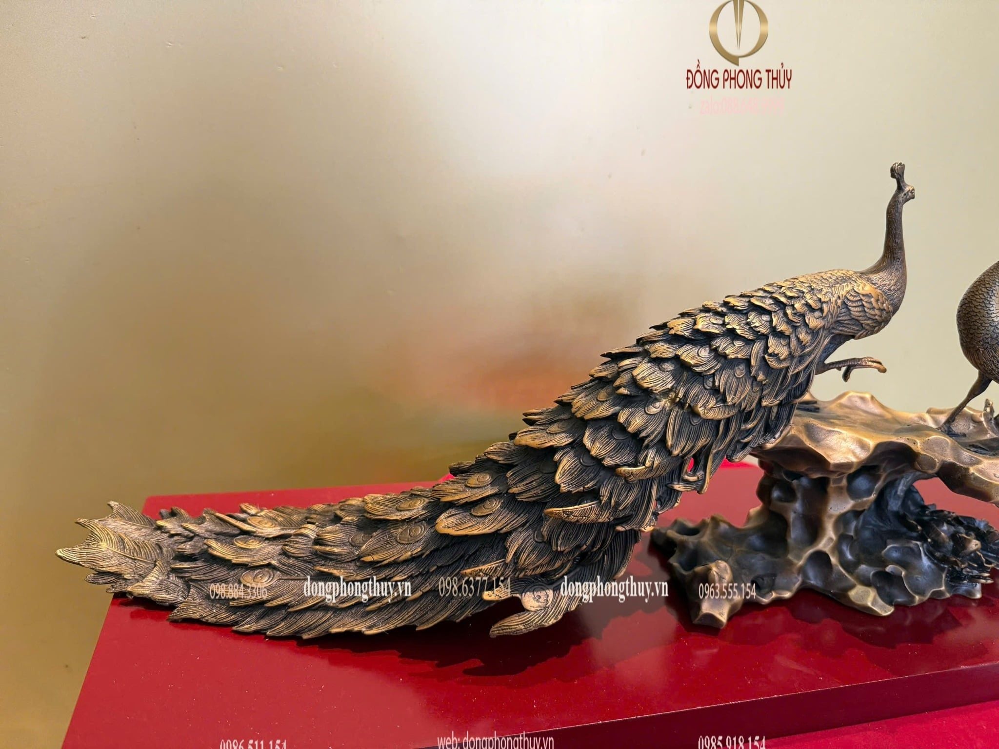 Tượng công khổng tước bằng đồng