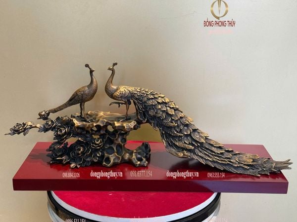 Tượng công khổng tước bằng đồng