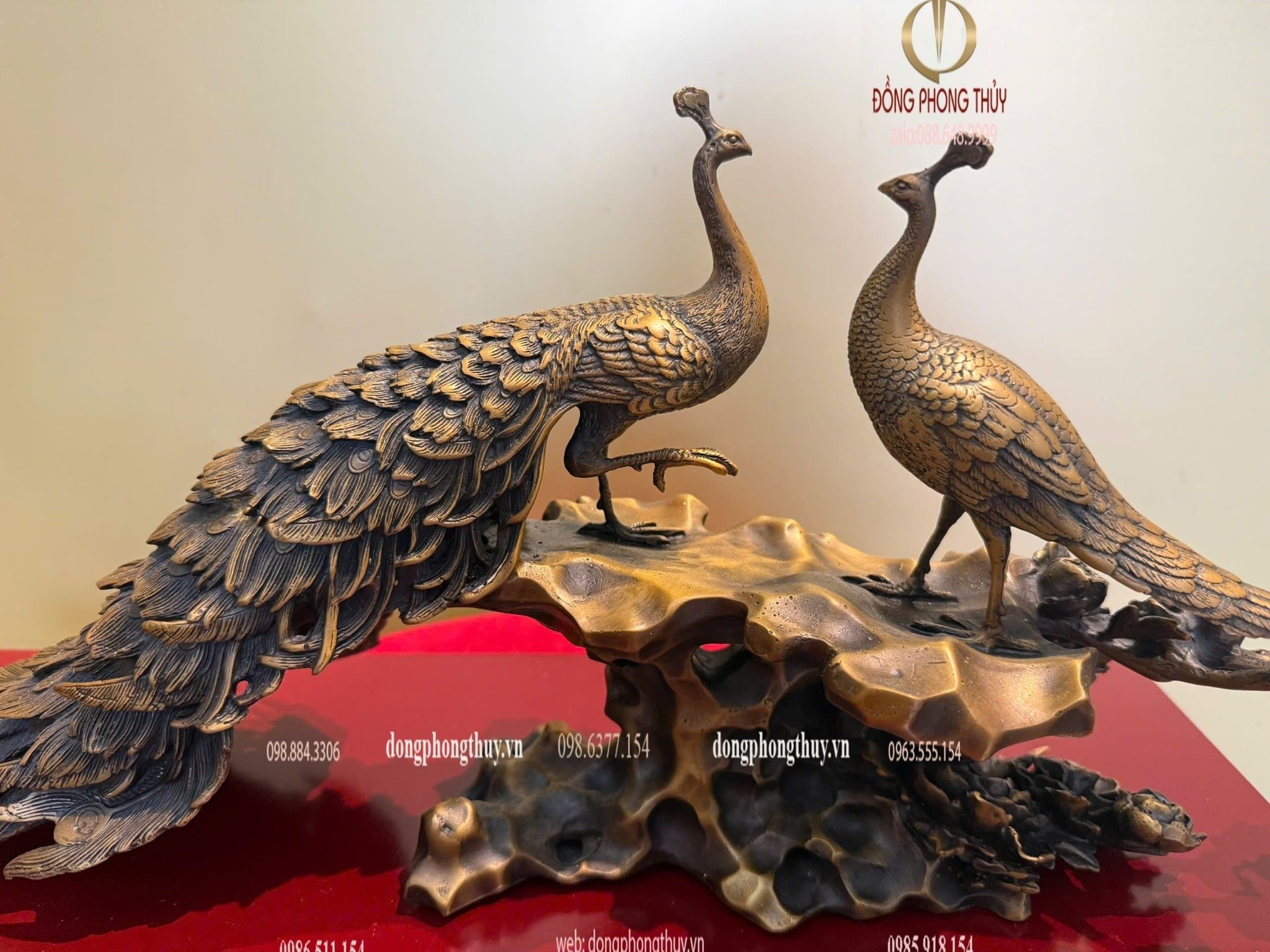 Tượng công khổng tước bằng đồng