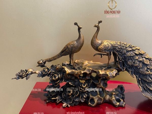 Tượng công khổng tước bằng đồng