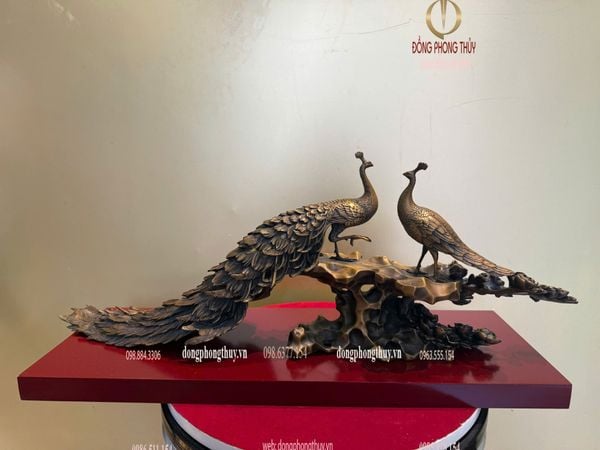 Tượng công khổng tước bằng đồng