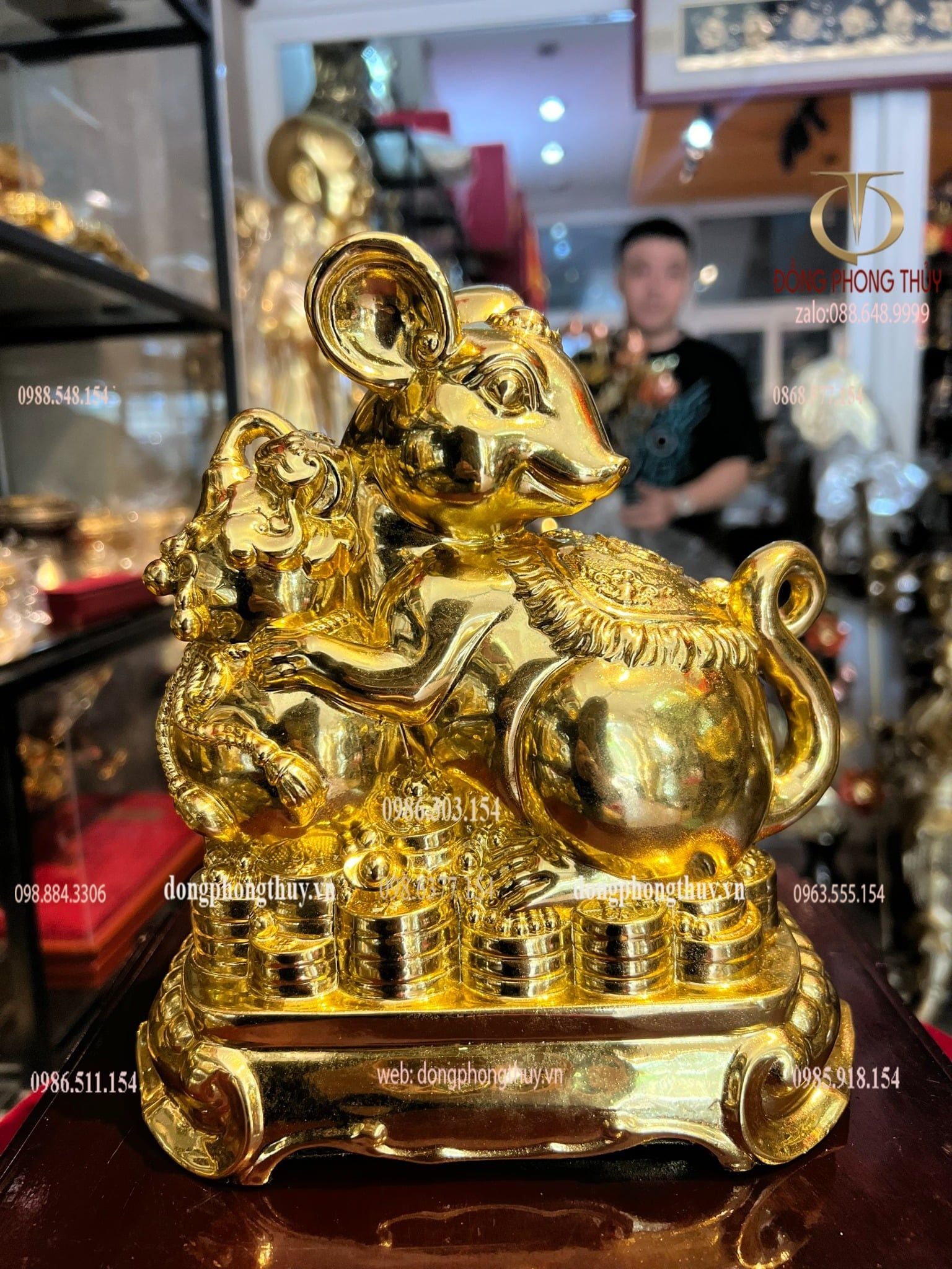 Tượng chuột dát vàng nano