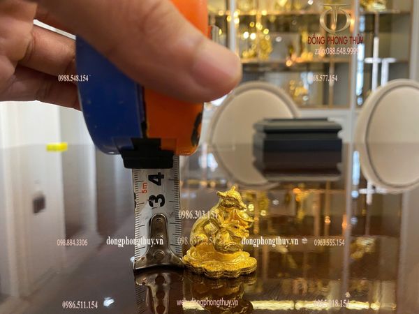 Tượng chuột bằng 2 cây vàng