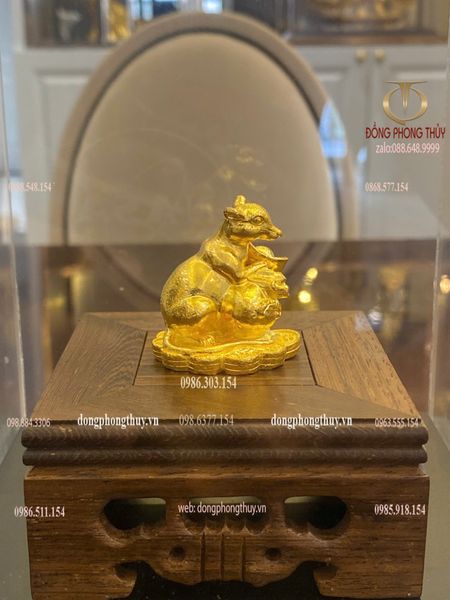 Tượng chuột bằng 2 cây vàng