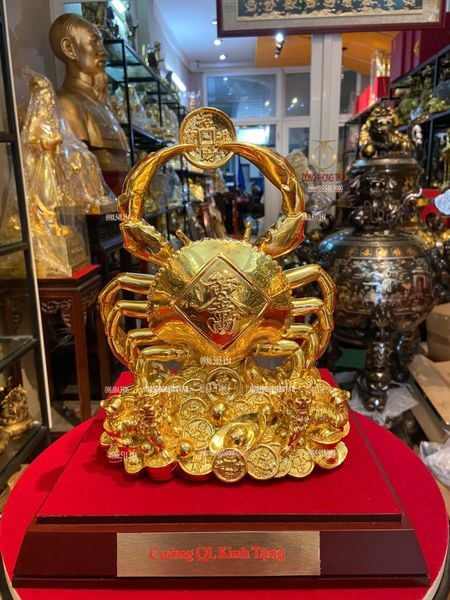 Tượng cua bằng đồng dát vàng 24k