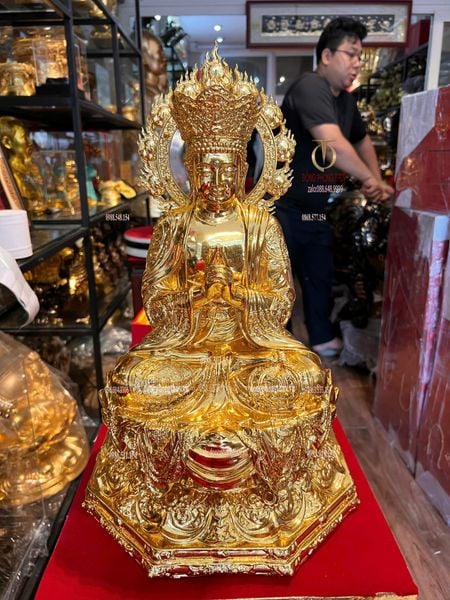 Tượng Đại Nhật Như Lai dát vàng