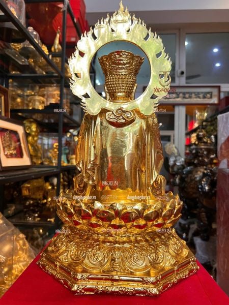 Tượng Đại Nhật Như Lai dát vàng