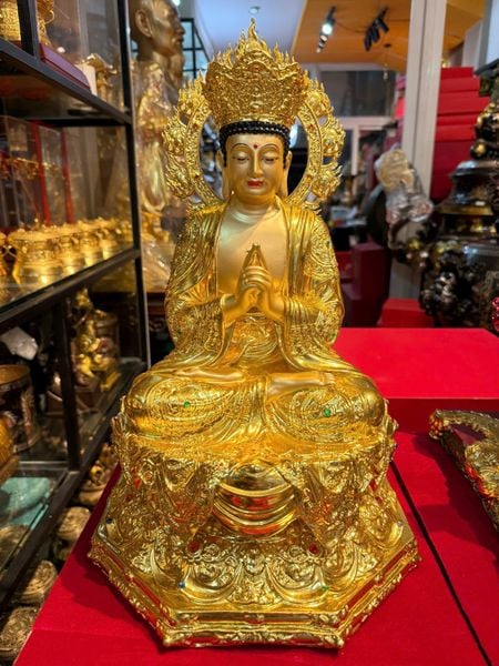 Tượng đại nhật như lai bằng đồng dát vàng vẽ diện