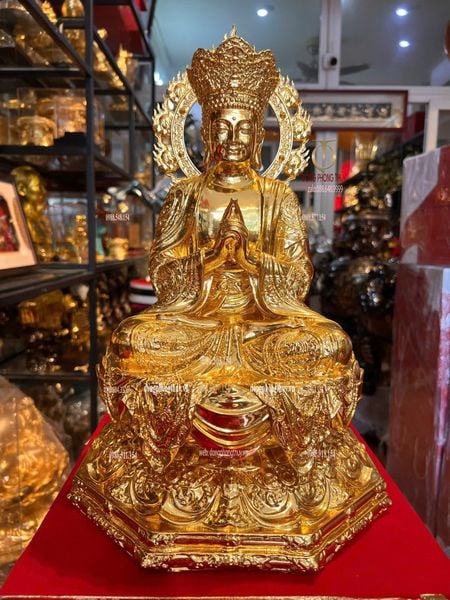 Tượng Đại Nhật Như Lai dát vàng