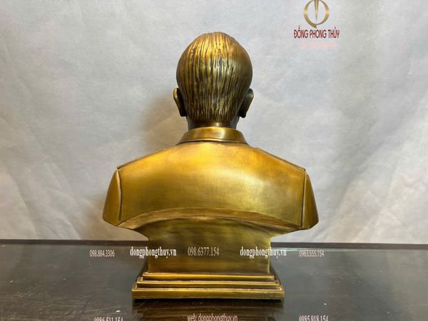 Tượng Đại Tướng Võ Nguyên Giáp bằng đồng