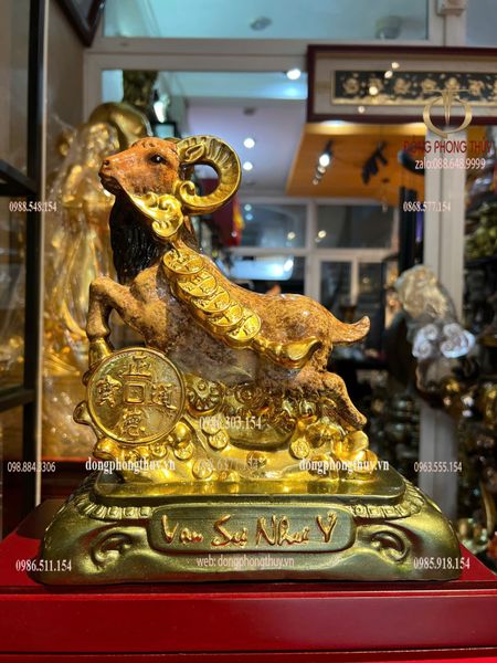 Tượng dê bằng đồng màu khoáng nhiệt dát vàng nano