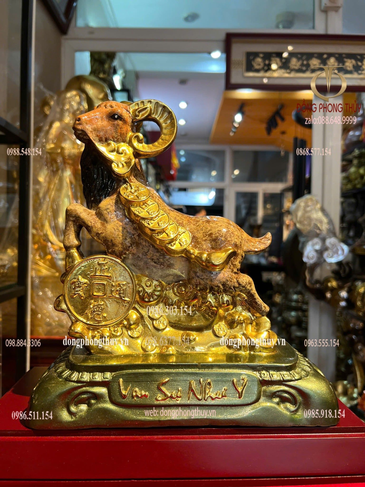 Tượng dê bằng đồng màu khoáng nhiệt dát vàng nano