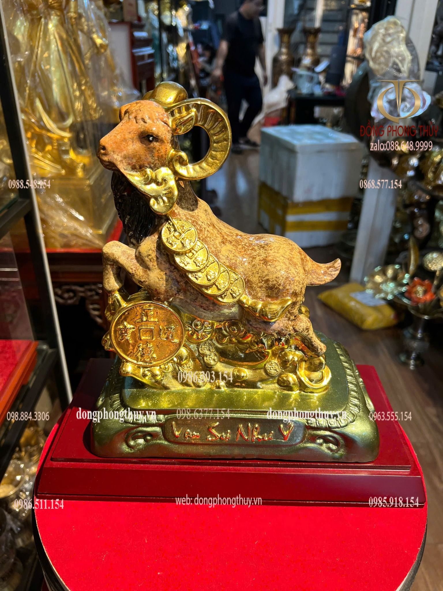 Tượng dê bằng đồng màu khoáng nhiệt dát vàng nano