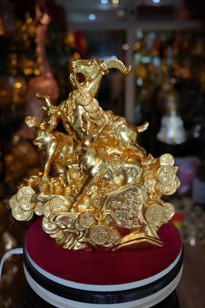 Tượng Dê dát vàng 24k bằng đồng