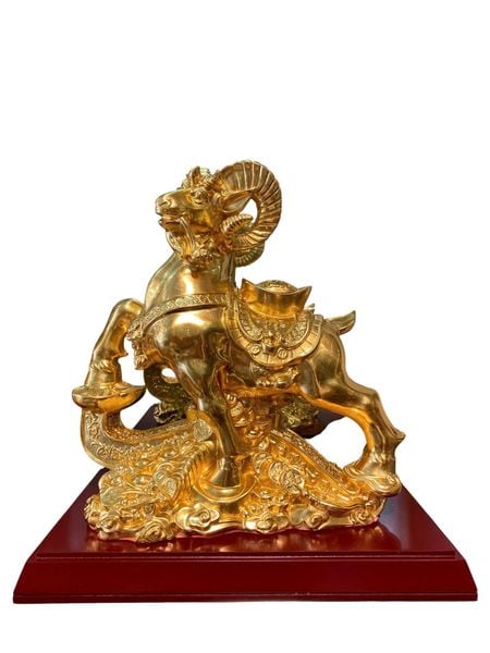 Tượng dê bằng đồng dát vàng 24k