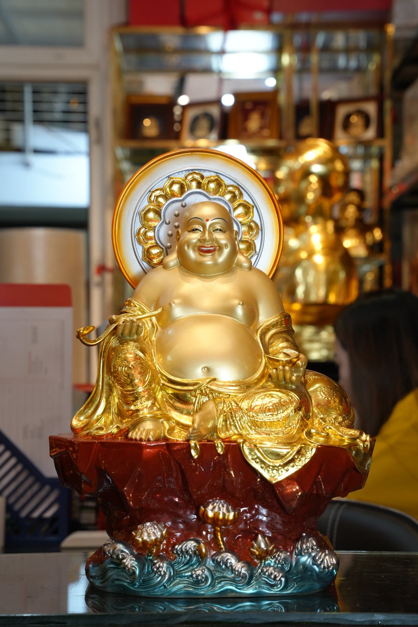 Tượng Di Lặc bằng đồng