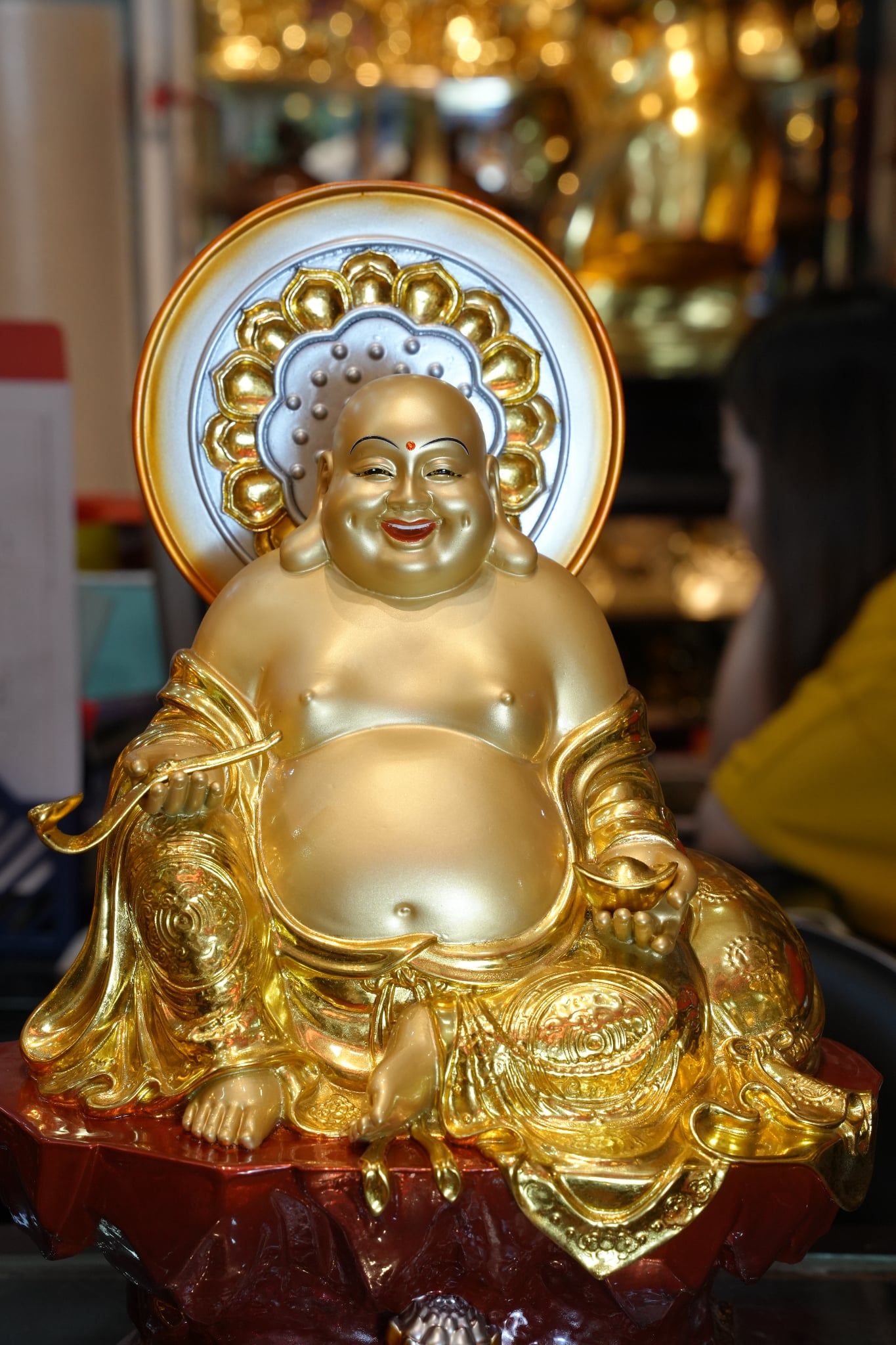 Tượng Di Lặc bằng đồng