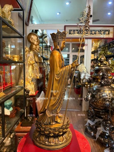 Tượng địa tạng đứng