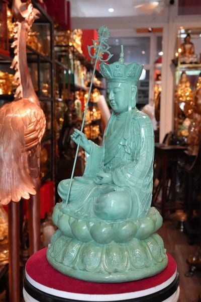 Tượng Địa Tạng Vương Bồ Tát bằng đồng màu patina