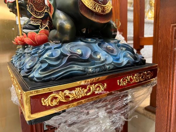 Tượng Địa Tạng Vương bằng đồng vẽ gấm