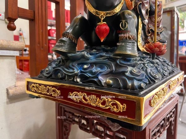 Tượng Địa Tạng Vương bằng đồng vẽ gấm