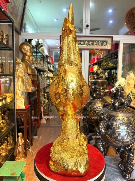Tượng gà trống bằng đồng dát vàng