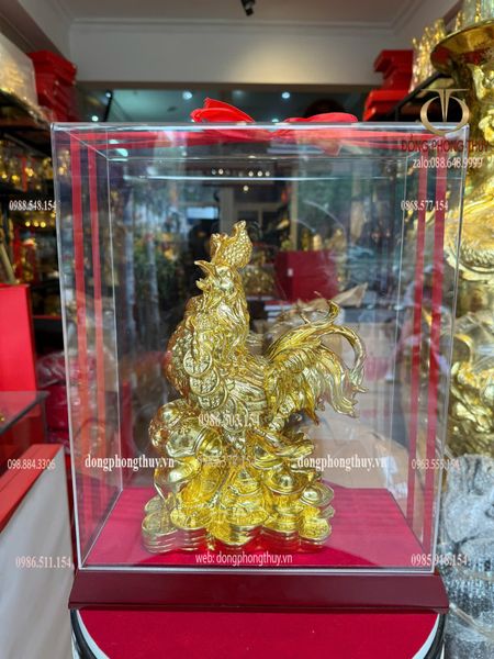 Tượng gà bằng đồng dát vàng