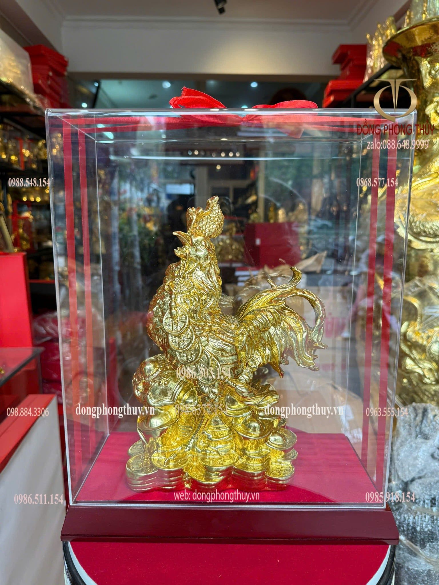 Tượng gà bằng đồng dát vàng