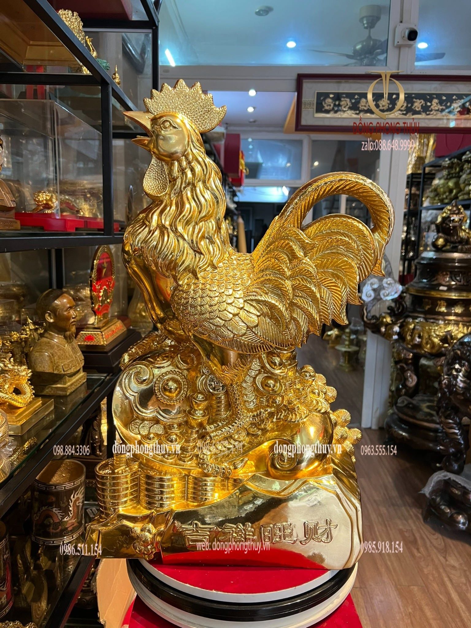 Tượng gà bằng đồng dát vàng 24k