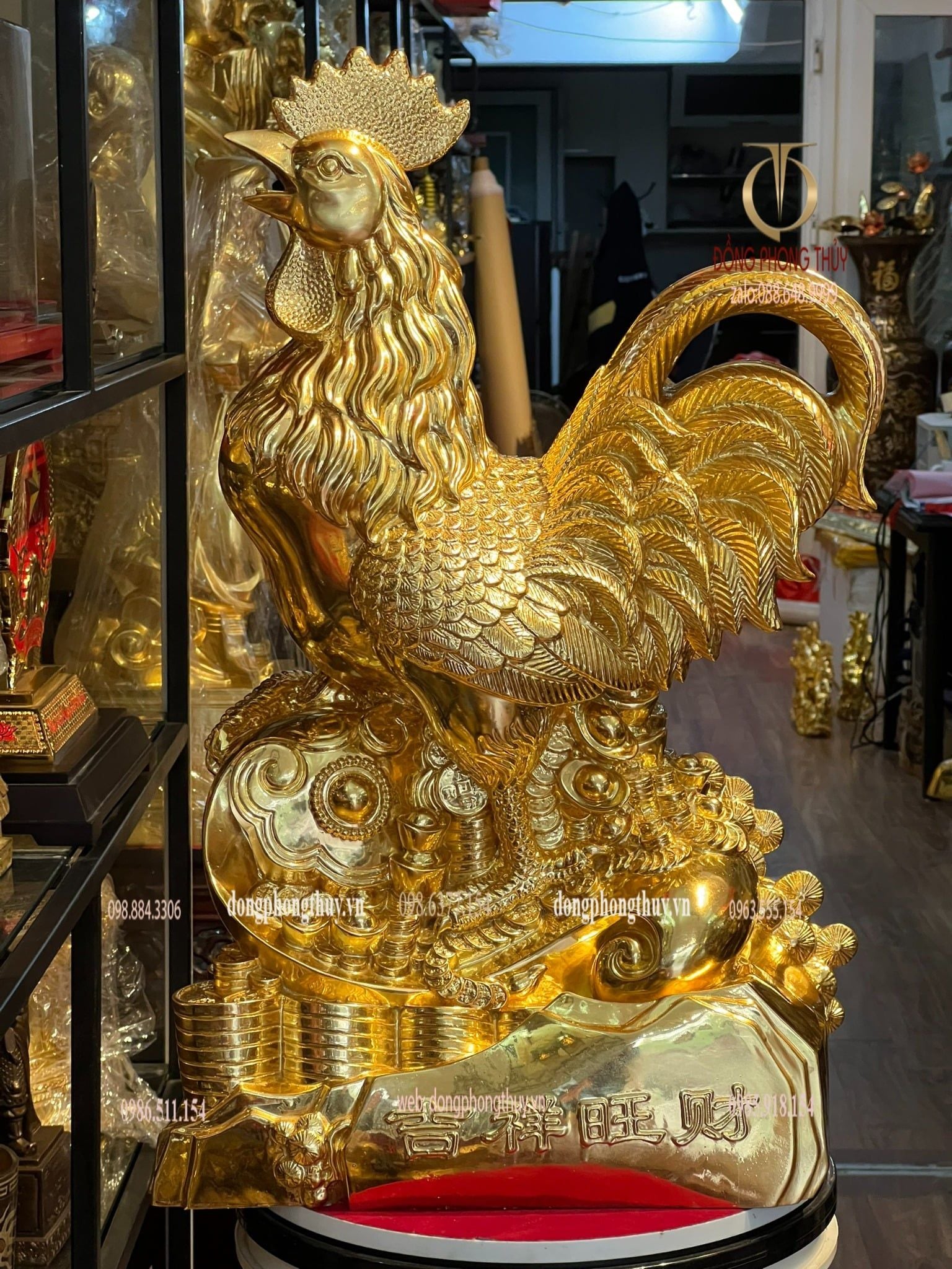 Tượng gà bằng đồng dát vàng 24k